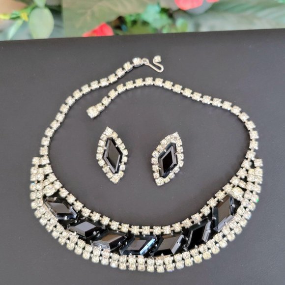 Vintage Black and Clear Bib Style Rhinestone Necklace & Earring Set - Picture 4 of 9